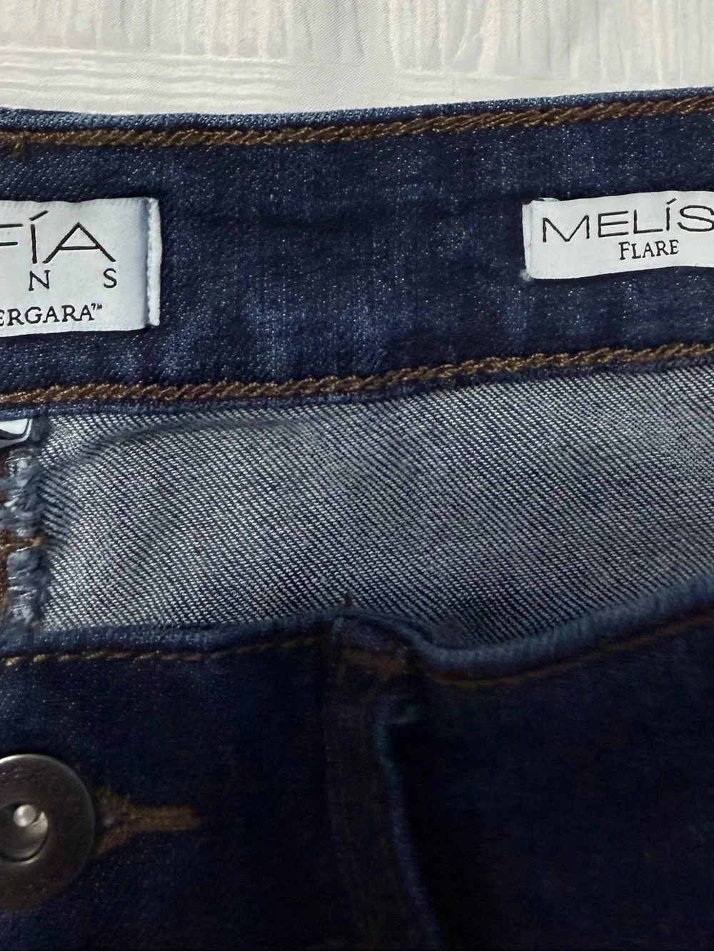 sofia by sofia vergara Jeans in Medium Blue 12 short